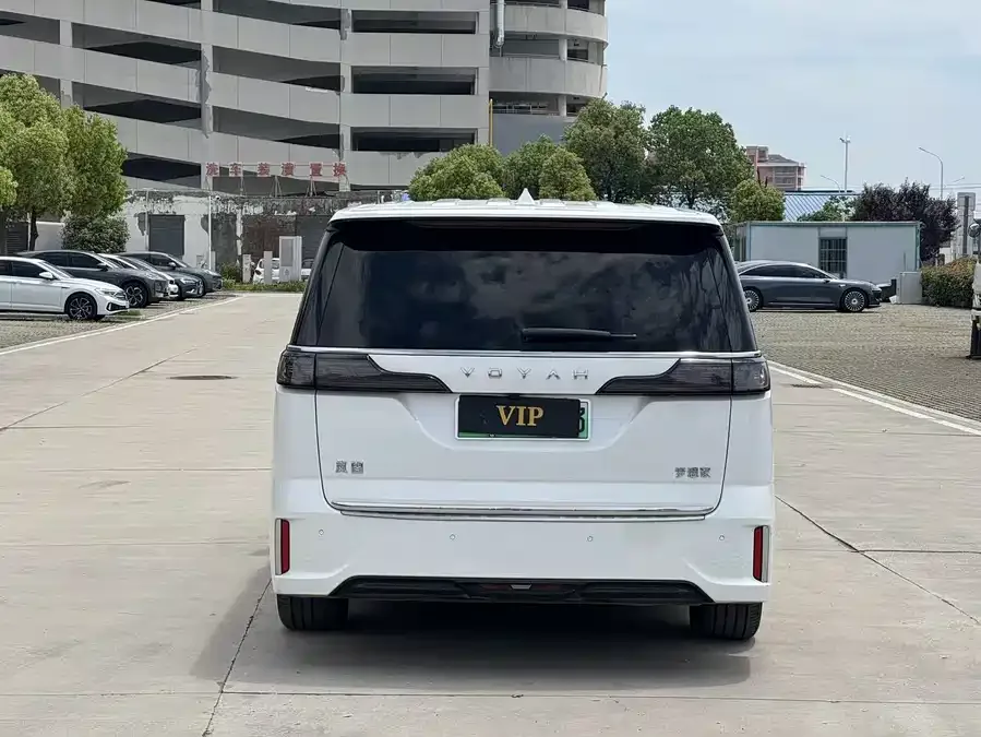 Voyah Lantu Dreamer 2022 Lantu Dreamer Low-Carbon Edition Dream+ Smart Package 2022 — миниатюра 3