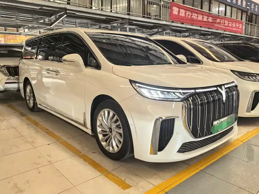 Voyah Lantu Dreamer 2022 Lantu Dreamer 0 Carbon Edition + Range Package 605km 2023 — миниатюра 3