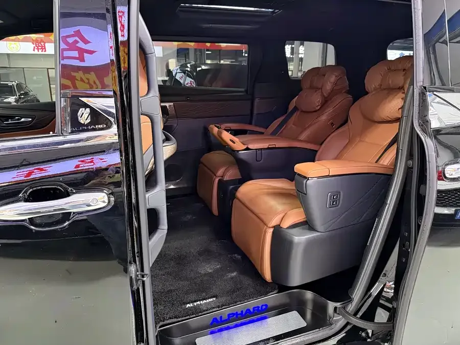 Toyota Alphard Alphard 2024 Hybrid 2.5L Premium Edition 2023 — миниатюра 3