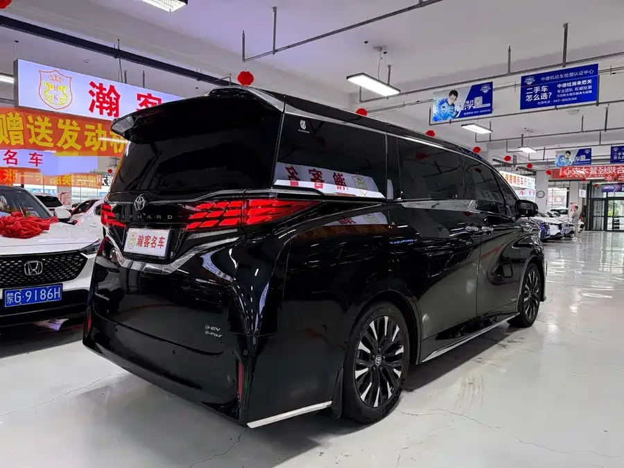Toyota Alphard Alphard 2024 Hybrid 2.5L Premium Edition 2023 — миниатюра 4