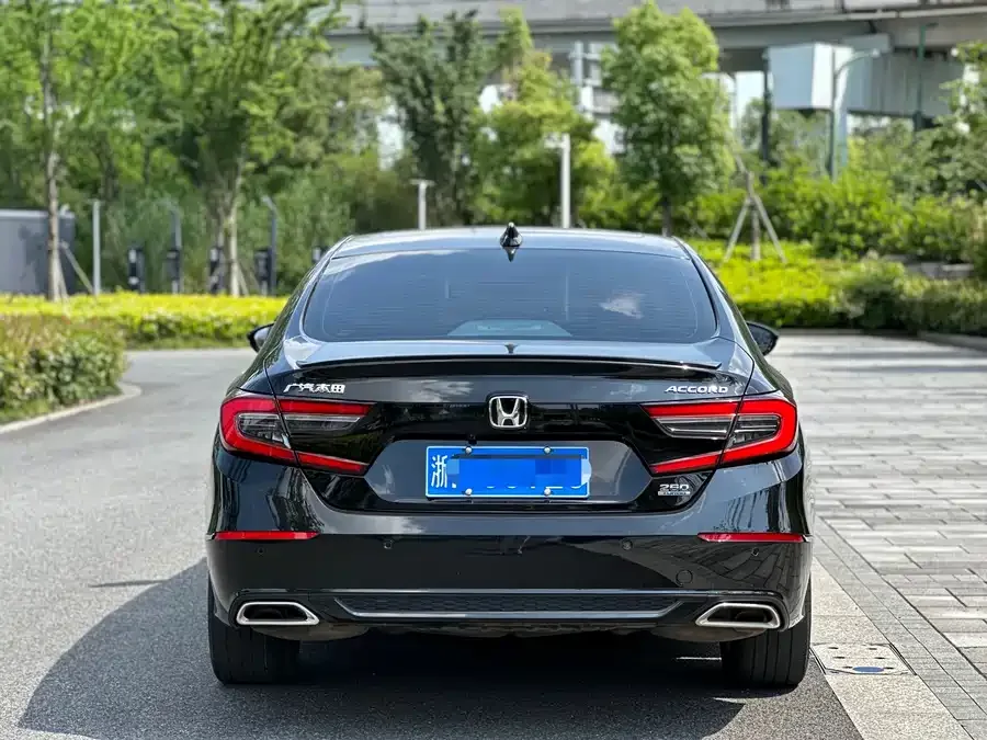 Honda Accord 2022 Accord 260TURBO Fantasy Night Premium Edition 2023 — миниатюра 2