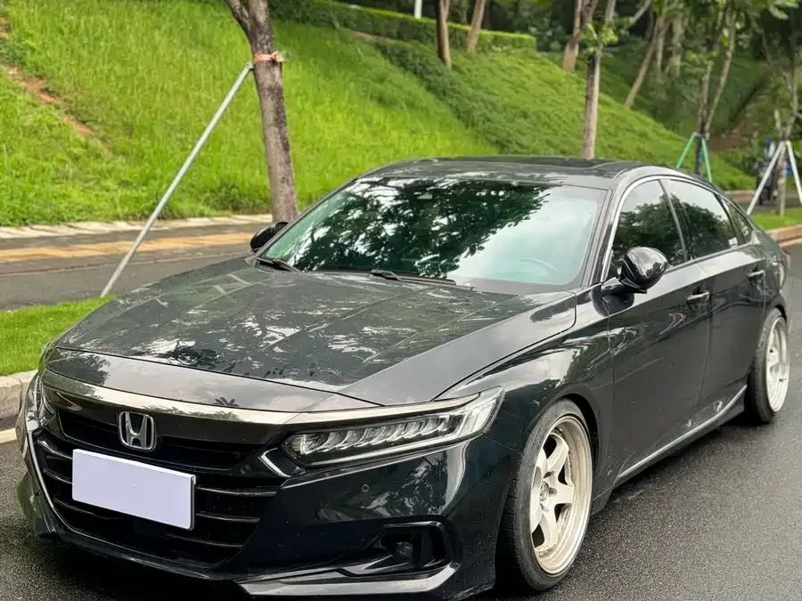 Honda Accord 2022 Accord 260TURBO Fantasy Night Premium Edition 2022 — фото 1, купить с доставкой в Москву