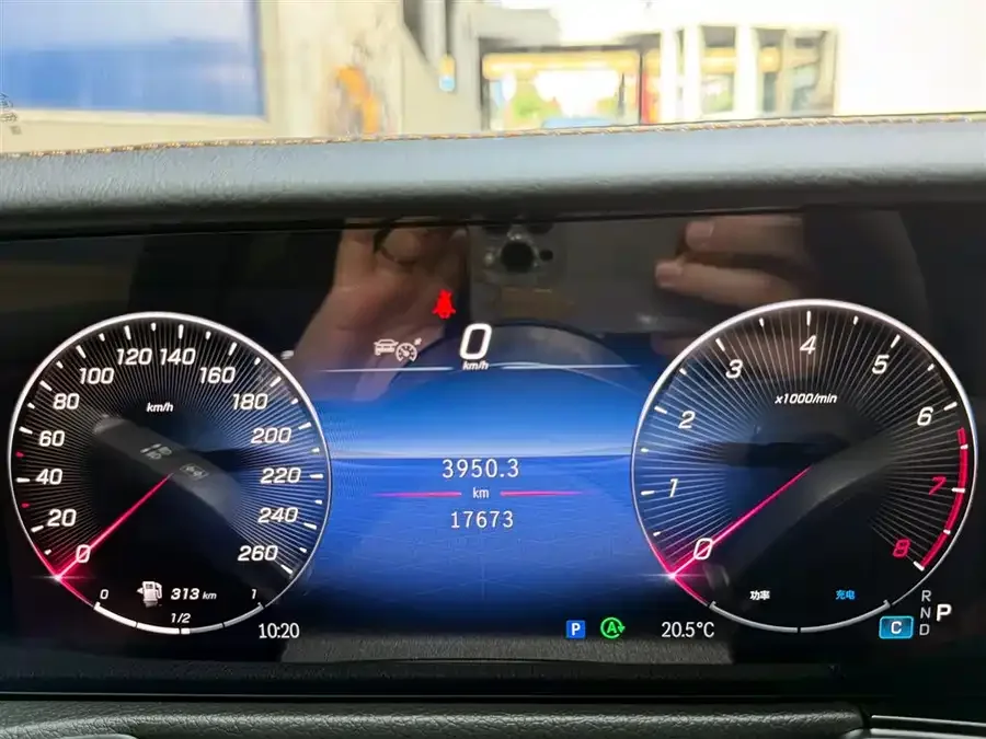 Mercedes-Benz GLB-Class Mercedes-Benz GLB 2024 facelift GLB 220 4MATIC 2024 — миниатюра 4