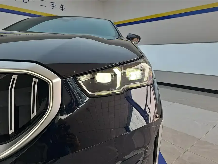 BMW 5 Series BMW 5 Series 2025 525Li Luxury Package 2025 — миниатюра 2
