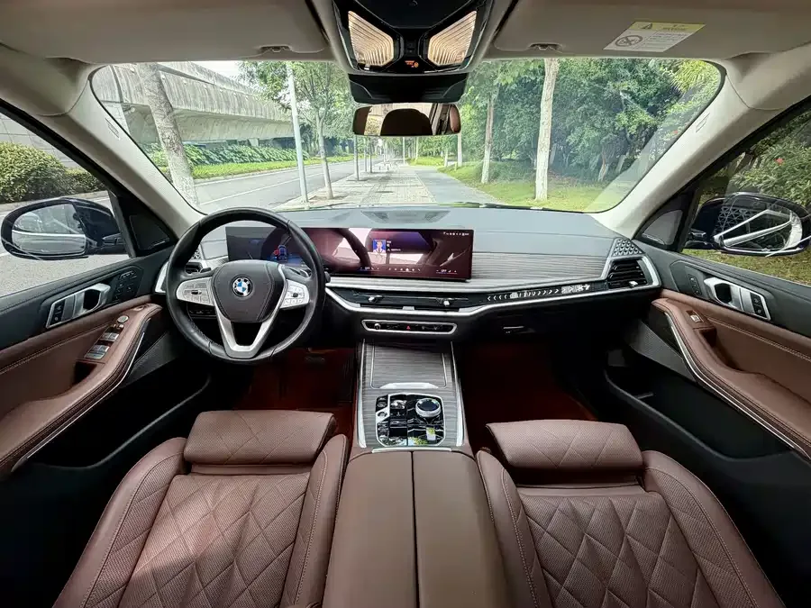 BMW X7 2023 xDrive40i Leading Luxury Package 2024 — миниатюра 5