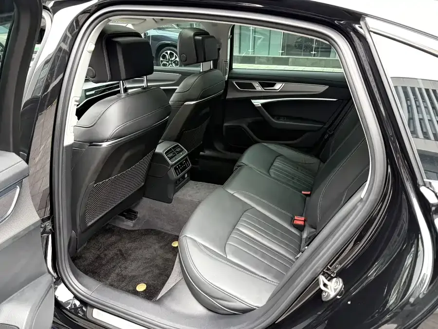 Audi A6L 2023 45 TFSI Premium Edition 2022 — миниатюра 2