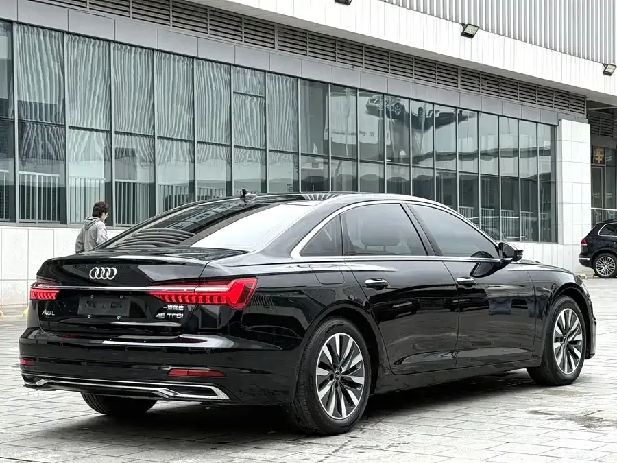 Audi A6L 2023 45 TFSI Premium Edition 2022 — миниатюра 3