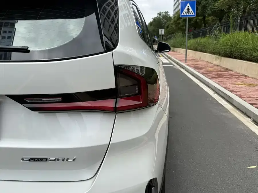 BMW X1 2023 sDrive20Li X Design Package 2024 — миниатюра 3