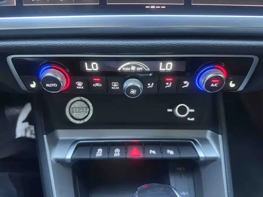 Audi Q3 2022 35 TFSI Fashionable and Dynamic 2022 — миниатюра 4
