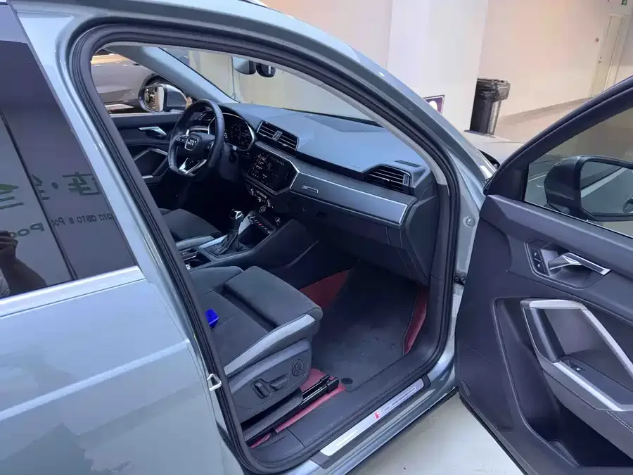 Audi Q3 2022 35 TFSI Fashionable and Dynamic 2022 — миниатюра 5