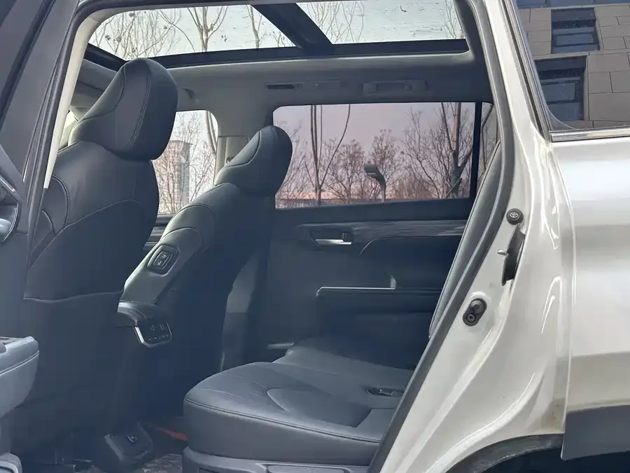 Toyota Highlander Highlander 2024 380T 4WD Premium Edition 7 Seaters 2024 — миниатюра 3