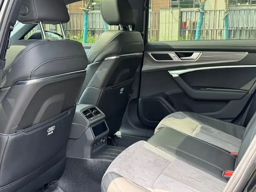 Audi A6L 2023 45 TFSI Premium Dynamic Model 2023 — миниатюра 2
