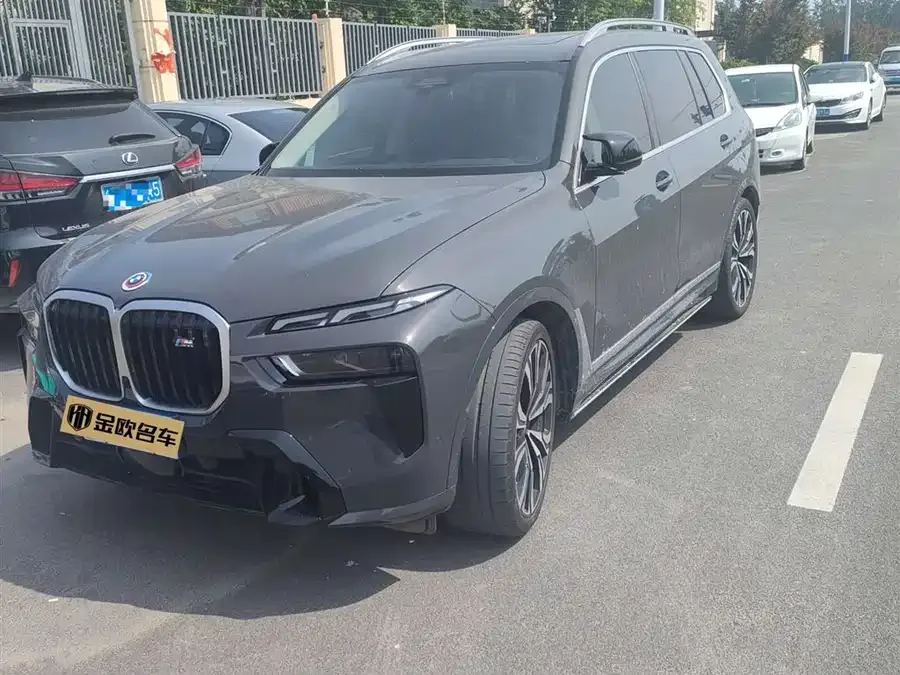 BMW X7 M60i 2023