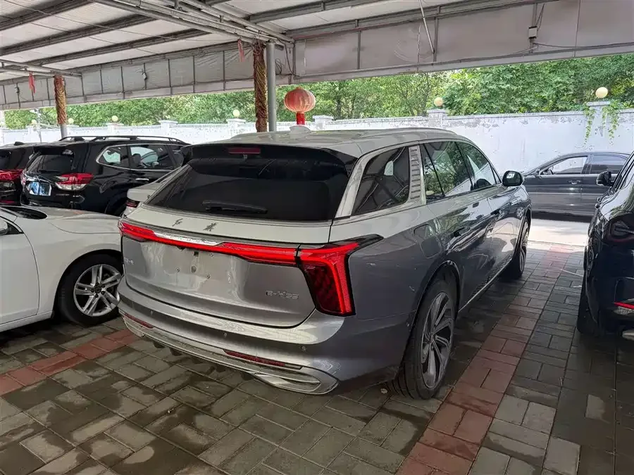 Hongqi E-HS9 Hongqi E-HS9 2022 660km flag collar version four seats 2022 — миниатюра 3