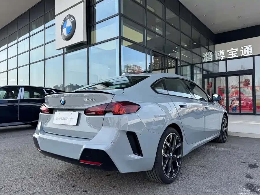 BMW 2 Series BMW 2 Series 2025 225L M Sport Night Edition 2025 — миниатюра 4