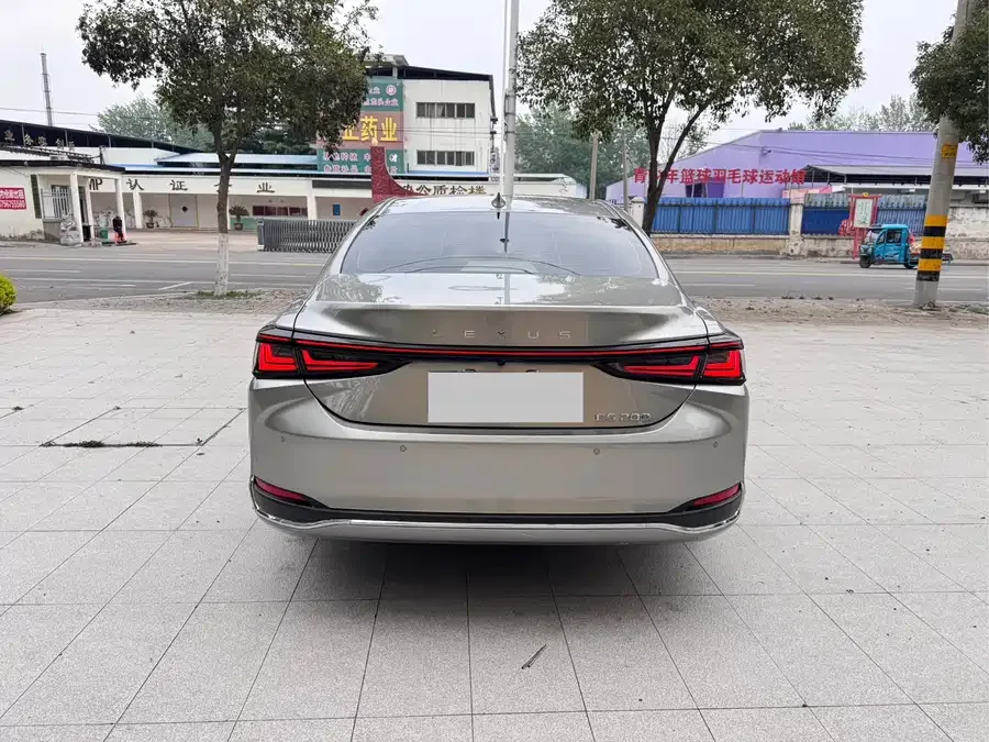 Lexus ES 2025 200 Premium Edition 2026 — миниатюра 2