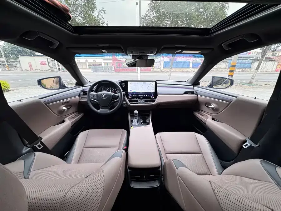 Lexus ES 2025 200 Premium Edition 2026 — миниатюра 3