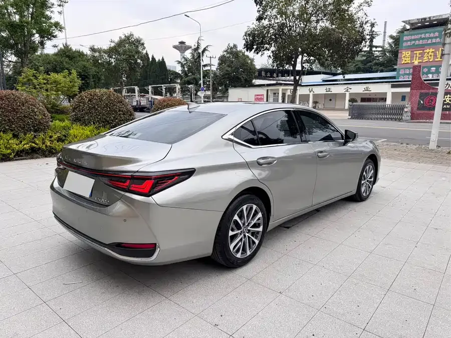 Lexus ES 2025 200 Premium Edition 2026 — миниатюра 4