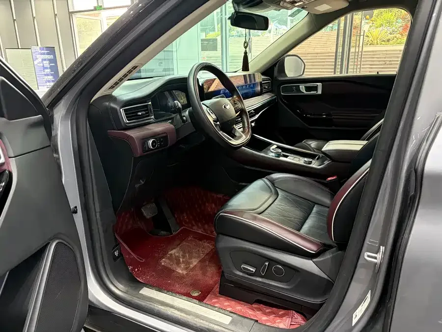 Ford Explorer Explorer 2023 EcoBoost 285 4WD Titanium Edition 6 Seaters 2023 — миниатюра 5