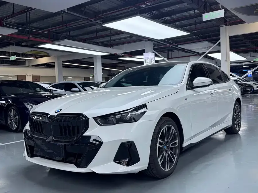 BMW 5 Series 2025