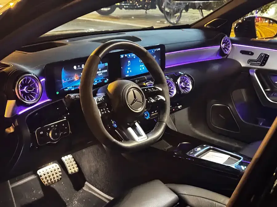 Mercedes-Benz A-Class AMG Mercedes-Benz A-Class AMG (Imported) 2024 AMG A 35 4MATIC 2024 — миниатюра 5
