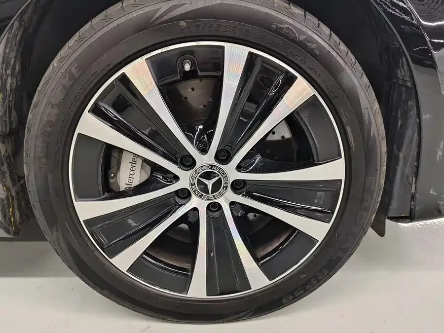 Mercedes-Benz E-class new energy Mercedes-Benz E-Class New Energy 2022 E 350 e L Plug-in Hybrid Sedan 2022 — миниатюра 2