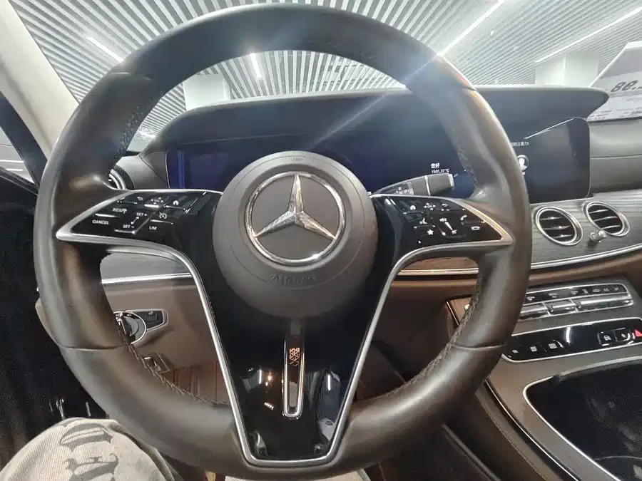 Mercedes-Benz E-class new energy Mercedes-Benz E-Class New Energy 2022 E 350 e L Plug-in Hybrid Sedan 2022 — миниатюра 3