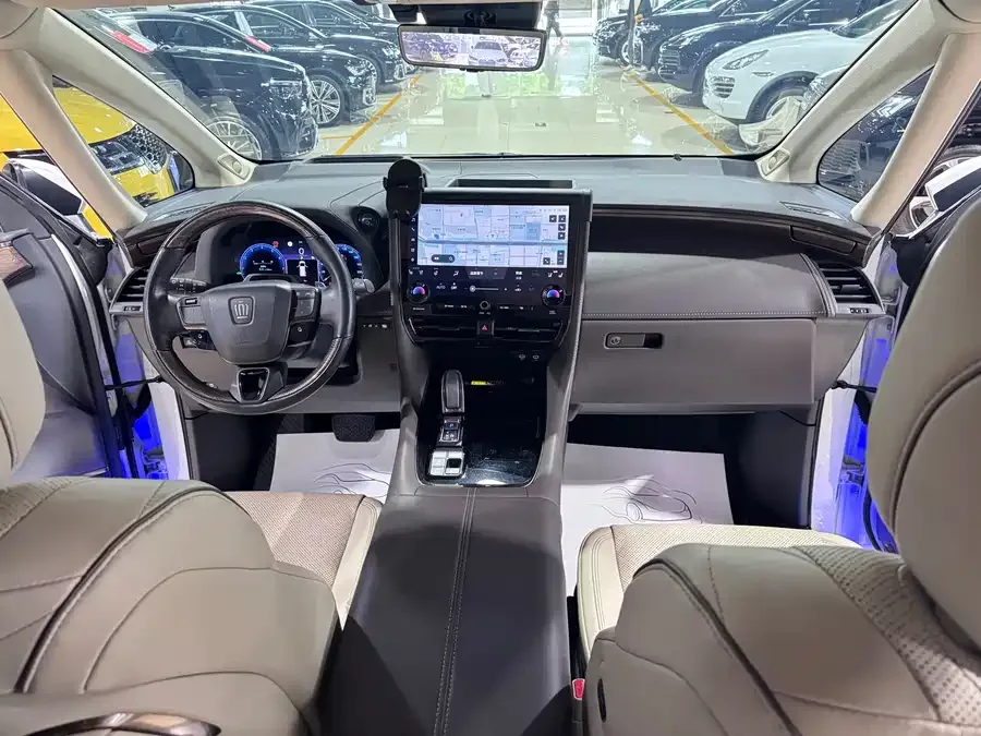 Toyota Crown Vellfire Vellfire 2024 Crown Hybrid 2.5L Supreme Edition 2024 — миниатюра 4