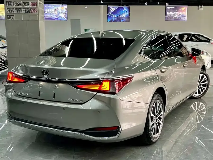 Lexus ES 2024 200 Premium Edition 2024 — миниатюра 3