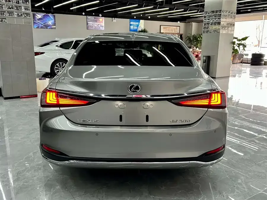 Lexus ES 2024 200 Premium Edition 2024 — миниатюра 4