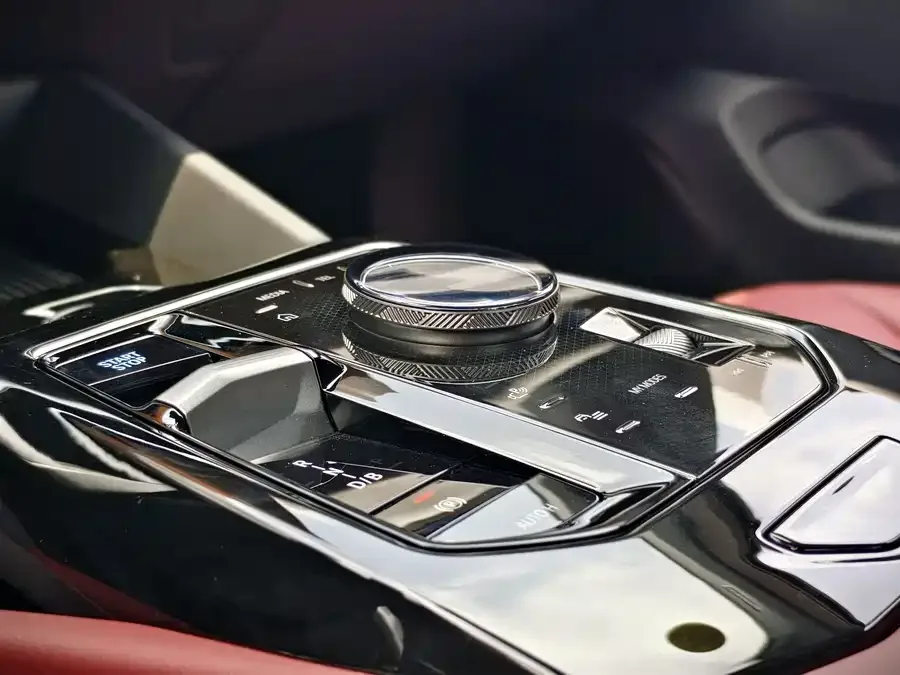 BMW i5 2025 eDrive 40L Luxury Package 2025 — миниатюра 5