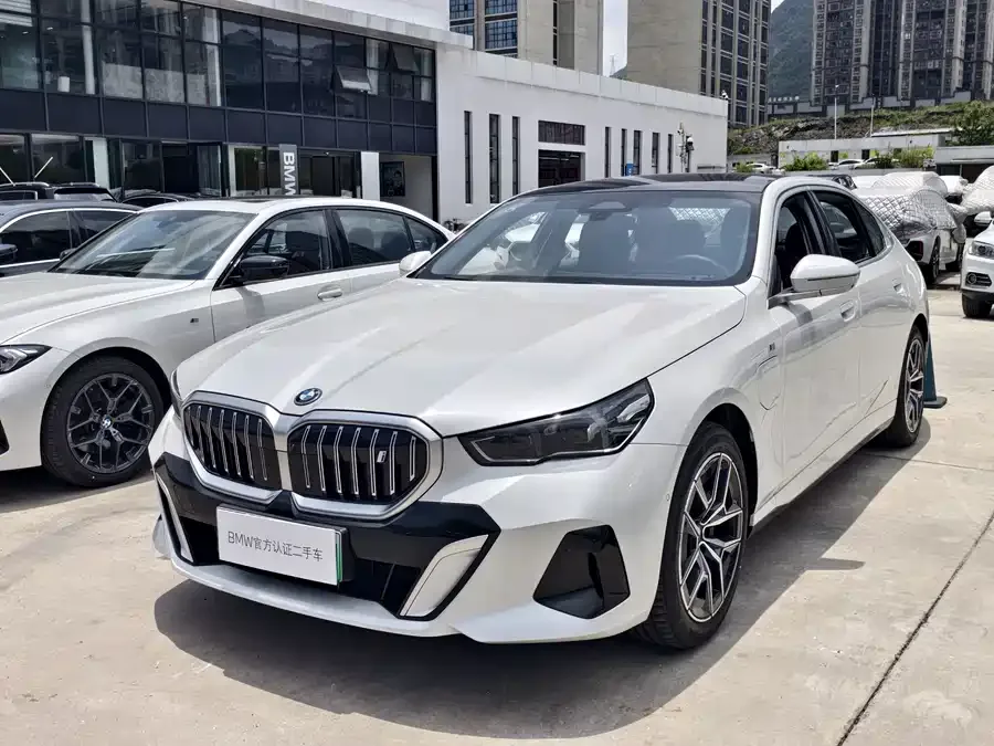 BMW i5 2025