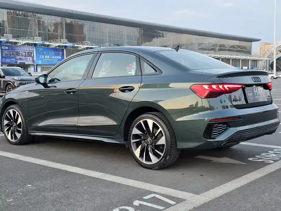 Audi A3 2022 A3L Limousine 35 TFSI aggressive and sporty 2023 — миниатюра 2