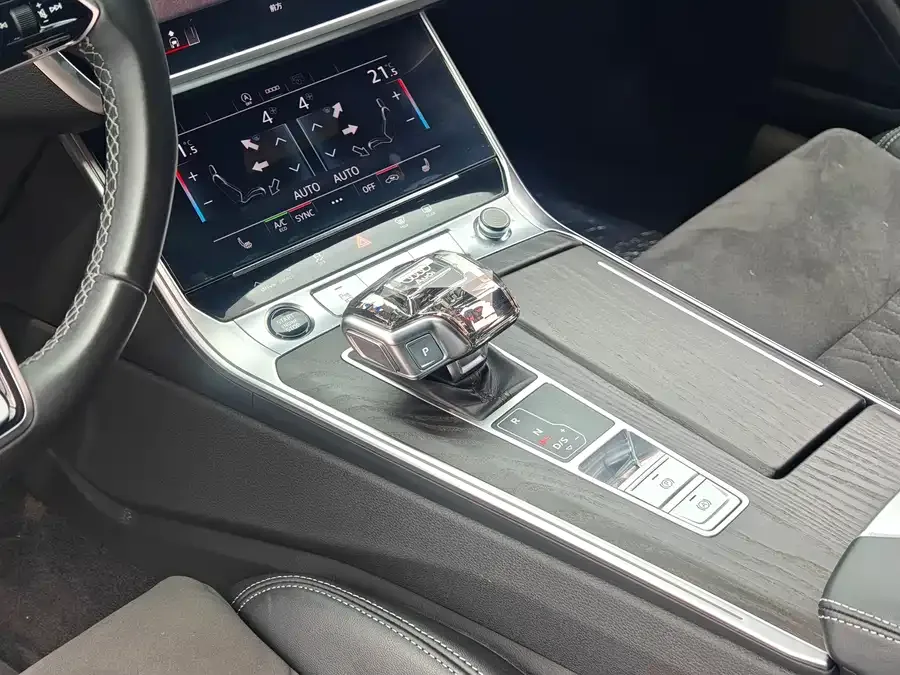 Audi A6L 2024 45 TFSI quattro premium dynamic model 2024 — миниатюра 5