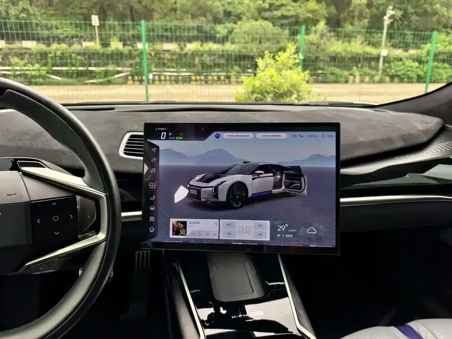 HiPhi Z HiPhi Z 2023 five-seater version 2023 — миниатюра 4