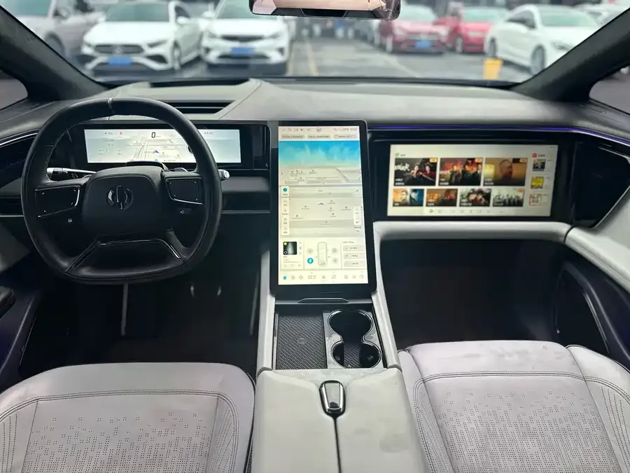 HiPhi X HiPhi X 2021 flagship version 6-seater 2022 — миниатюра 3