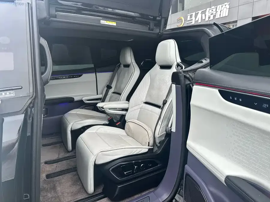 HiPhi X HiPhi X 2021 flagship version 6-seater 2022 — миниатюра 5