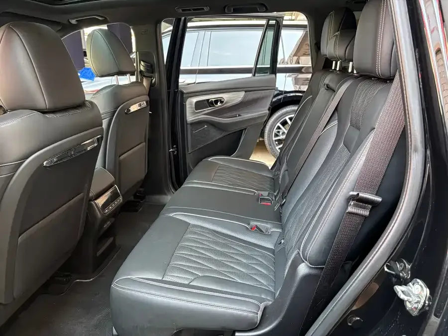 GAC Trumpchi GS8 Trumpchi GS8 2022 Dual Engine Series 2.0TM 2WD Premium Edition (7 Seaters) 2022 — миниатюра 4
