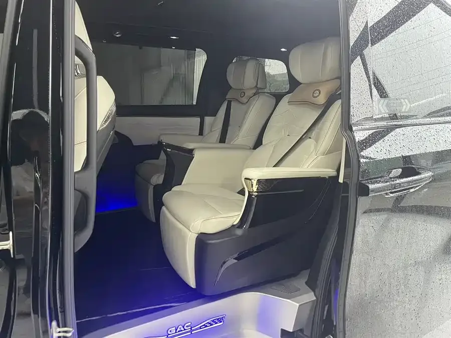GAC Trumpchi M8 Trumpchi M8 2023 Grandmaster Series Dual Engine Royal Edition 2023 — миниатюра 3