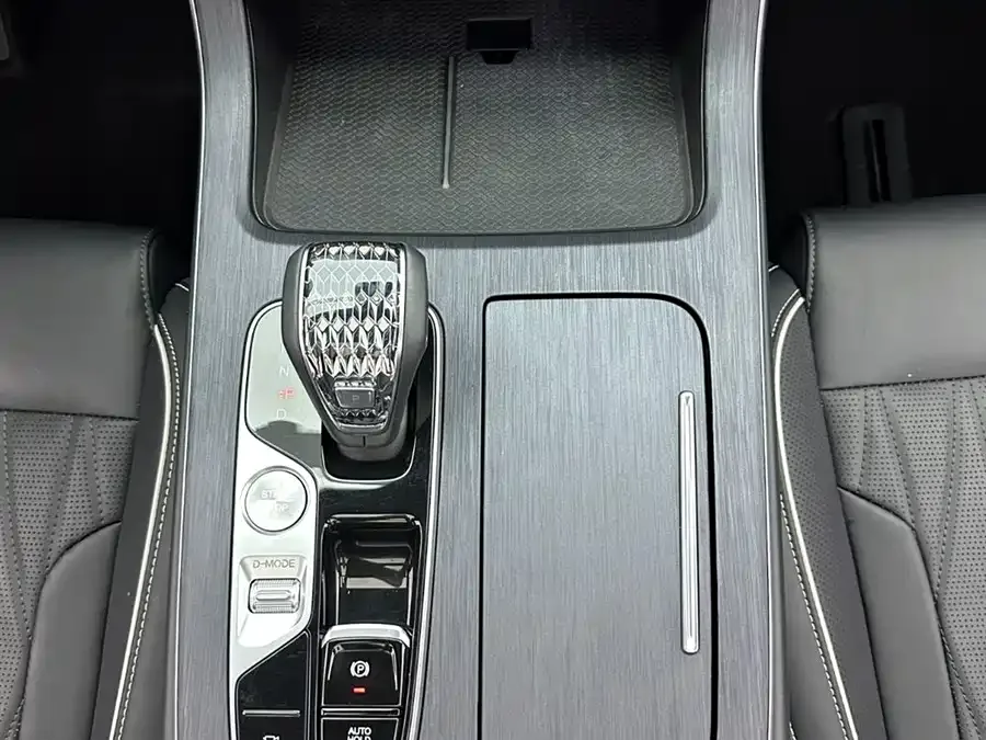 GAC Trumpchi GS8 Trumpchi GS8 2025 Pilot Series 2.0TGDI 2WD Luxury Edition 5 Seaters 2024 — миниатюра 4