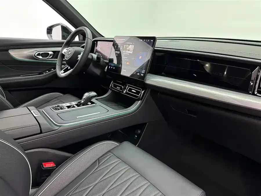 GAC Trumpchi GS8 Trumpchi GS8 2025 Pilot Series 2.0TGDI 2WD Luxury Edition 5 Seaters 2024 — миниатюра 5