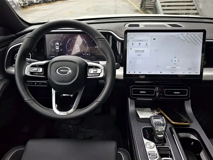 GAC Trumpchi GS8 Trumpchi GS8 2025 Pilot Series 2.0TGDI 2WD Luxury Edition 5 Seaters 2024 — миниатюра 2