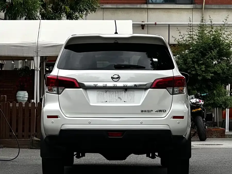 Nissan Terra 2020 Terra 2.5L XL Upper 4WD Automatic 4WD Luxury Edition 2022 — миниатюра 5