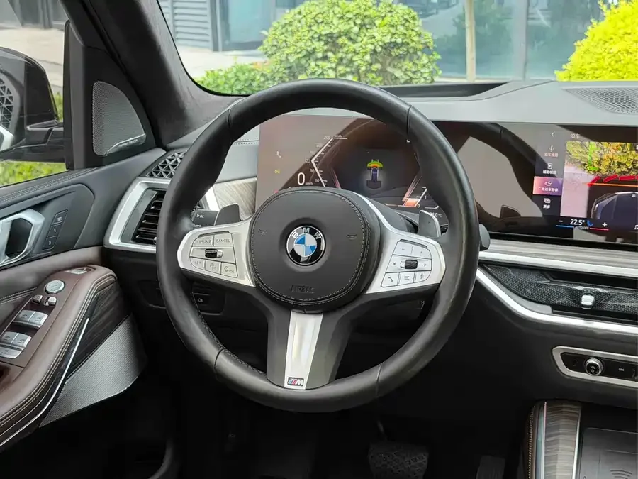 BMW X5 2023 xDrive 40Li M Sport Night Edition 2024 — миниатюра 3