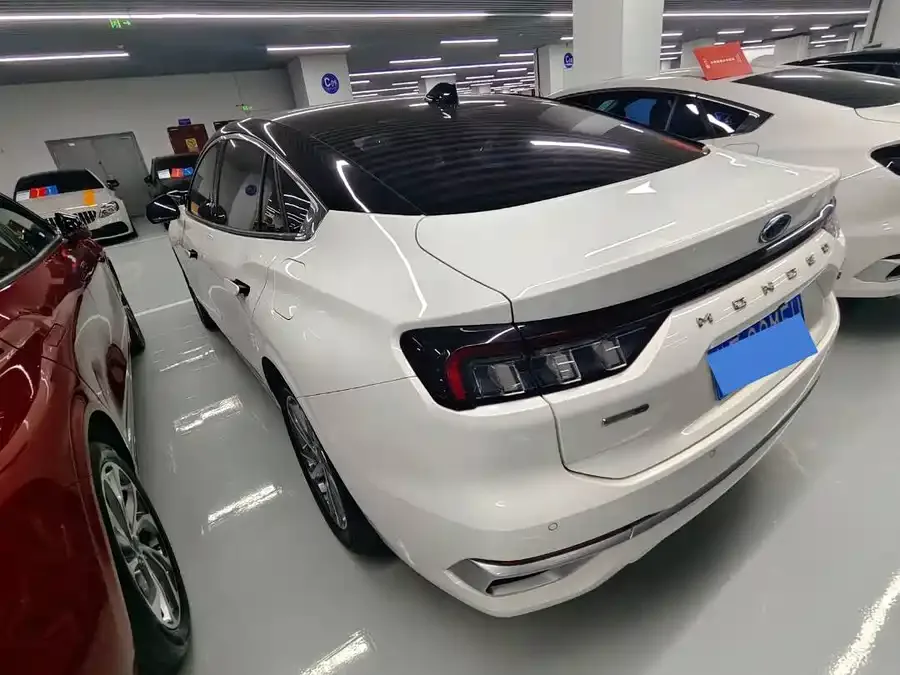 Ford Mondeo 2022 Mondeo EcoBoost 245 Luxury 2022 — миниатюра 2