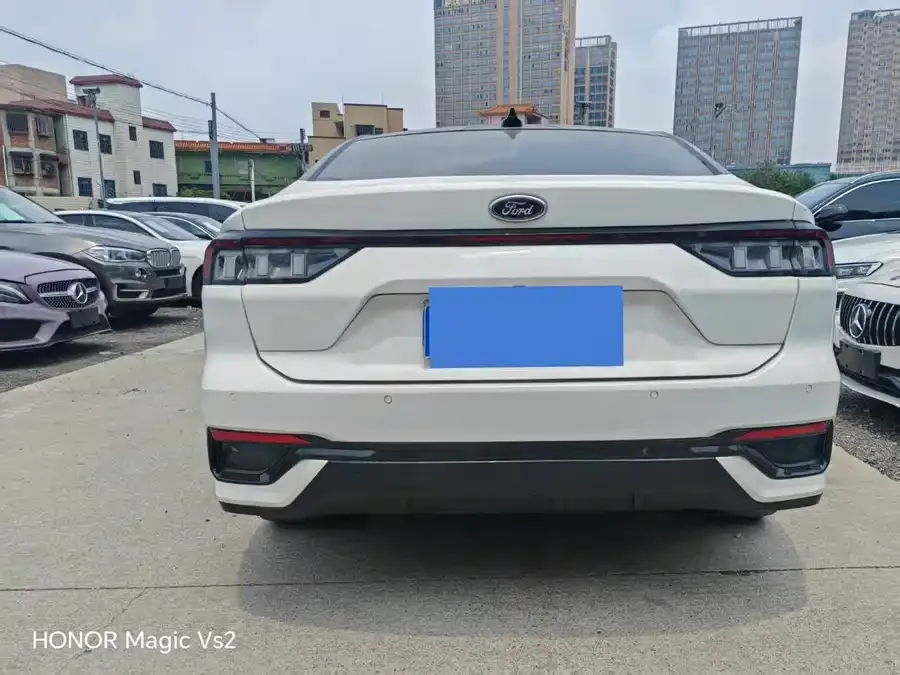 Ford Mondeo 2022 Toyota Mondeo EcoBoost 245 ST-Line 2023 — миниатюра 5