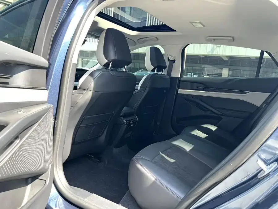 Ford Mondeo Mondeo 2022 facelift EcoBoost 245 luxury model 2022 — миниатюра 2