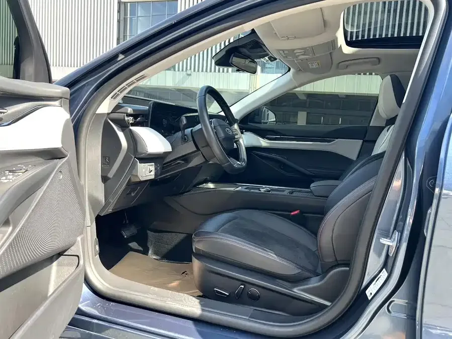 Ford Mondeo Mondeo 2022 facelift EcoBoost 245 luxury model 2022 — миниатюра 4