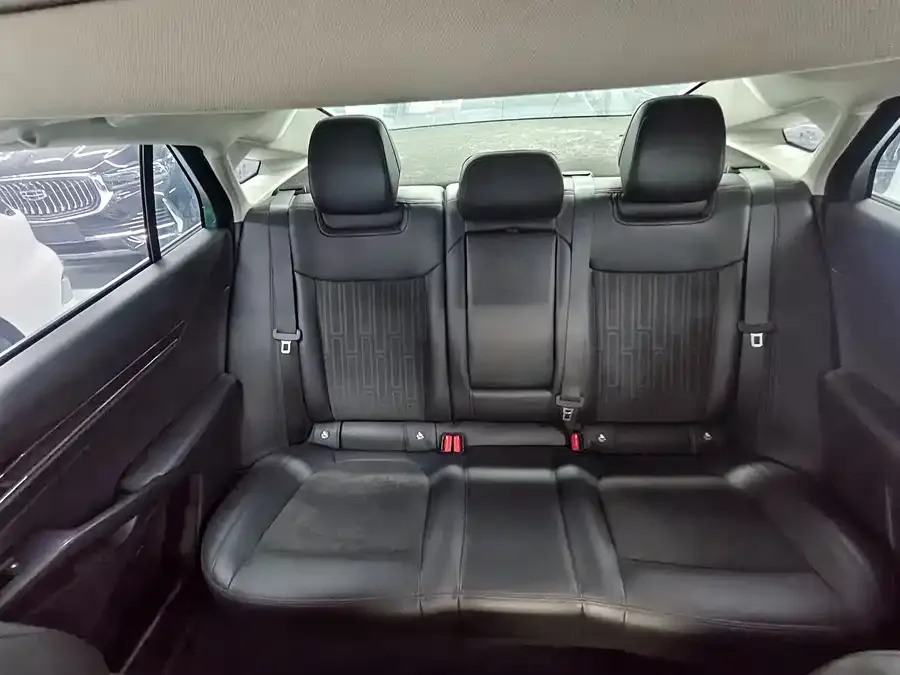 Ford Mondeo 2023 Mondeo EcoBoost 180 Luxury 2024 — миниатюра 4