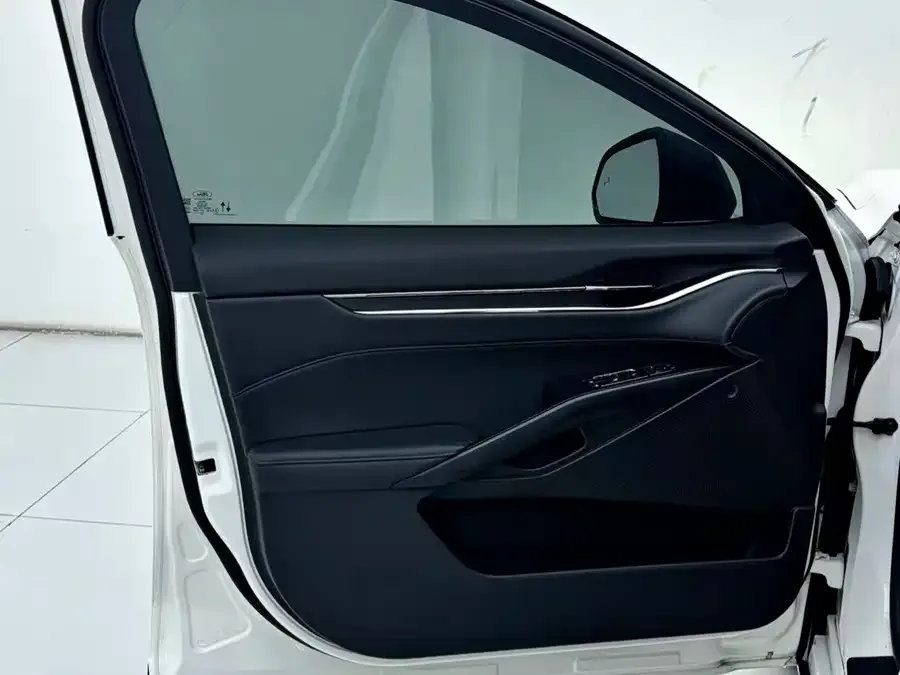 Ford Mondeo Mondeo 2022 facelift EcoBoost 245 luxury model 2023 — миниатюра 4
